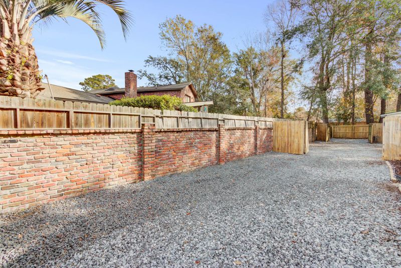 1249 Calais Dr, Mount Pleasant, SC 29464