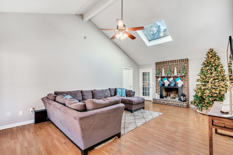 8131 N Ridgebrook Dr, North Charleston, SC 29420