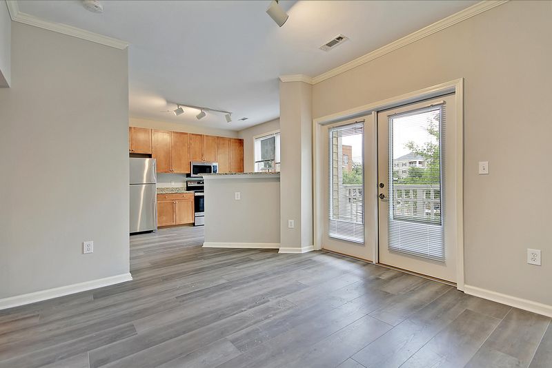260 Seven Farms Dr #202, Daniel Island, SC 29492