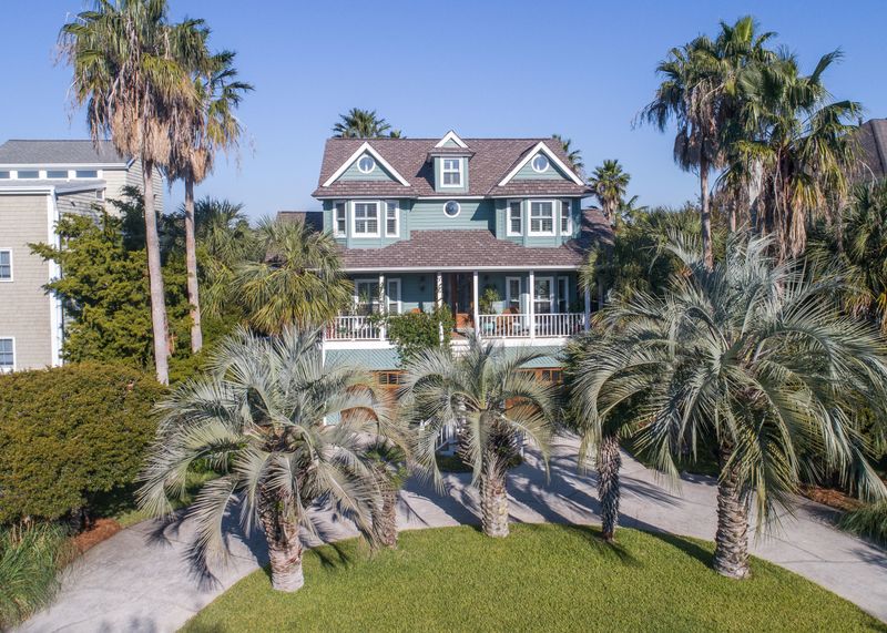 26 Intracoastal Ct, Isle Of Palms, SC 29451