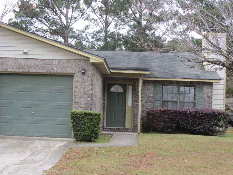 841 Winthrop St #B, Ladson, SC 29456