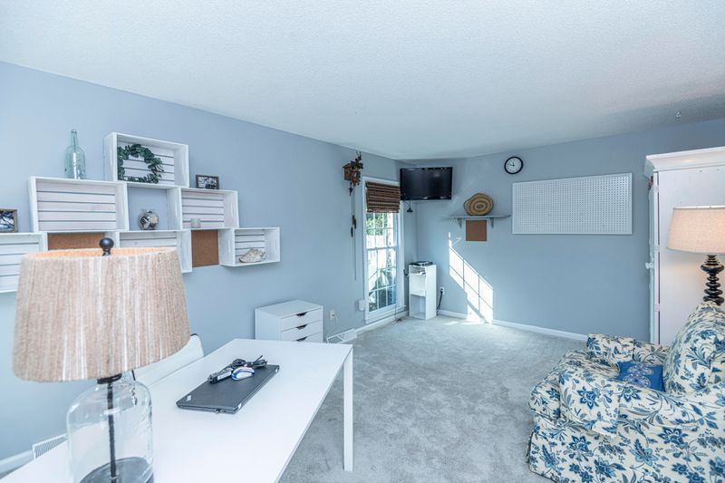 1065 Meader Ln, Mount Pleasant, SC 29464
