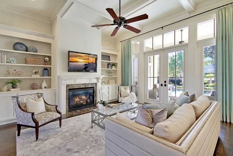 323 Gunboat Ln, Daniel Island, SC 29492