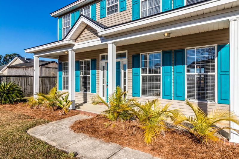 1202 Grasswind Dr, Hanahan, SC 29410