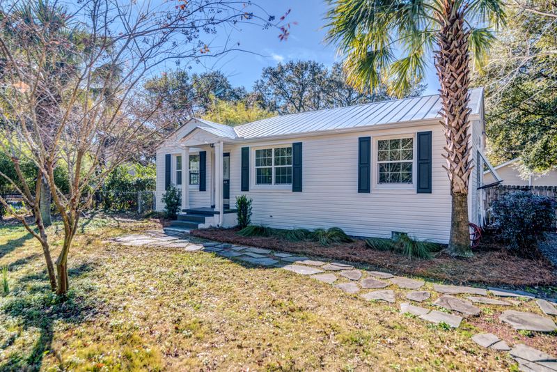 1548 Traywick Ave, Johns Island, SC 29455