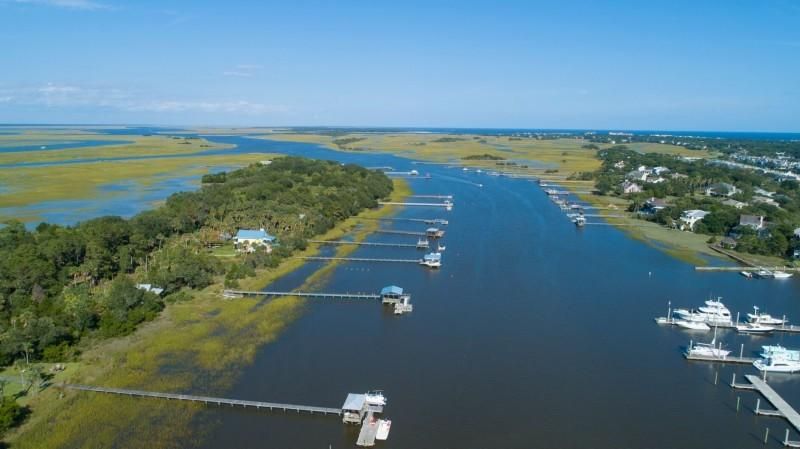 3425 Buccaneer Rd, Isle Of Palms, SC 29451
