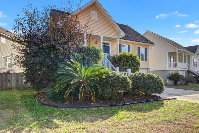321 Clayton Dr, Charleston, SC 29414
