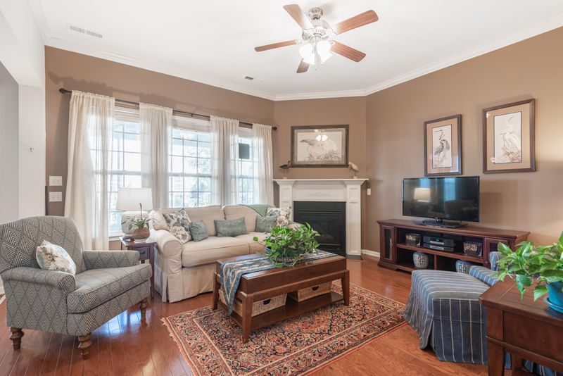 1104 Stillhouse Ln, Charleston, SC 29492