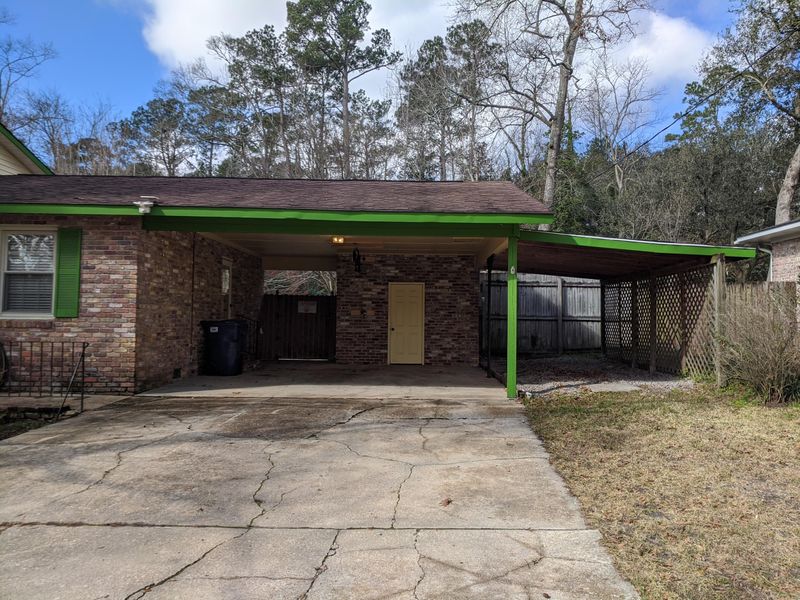 215 Live Oak Rd, Summerville, SC 29485