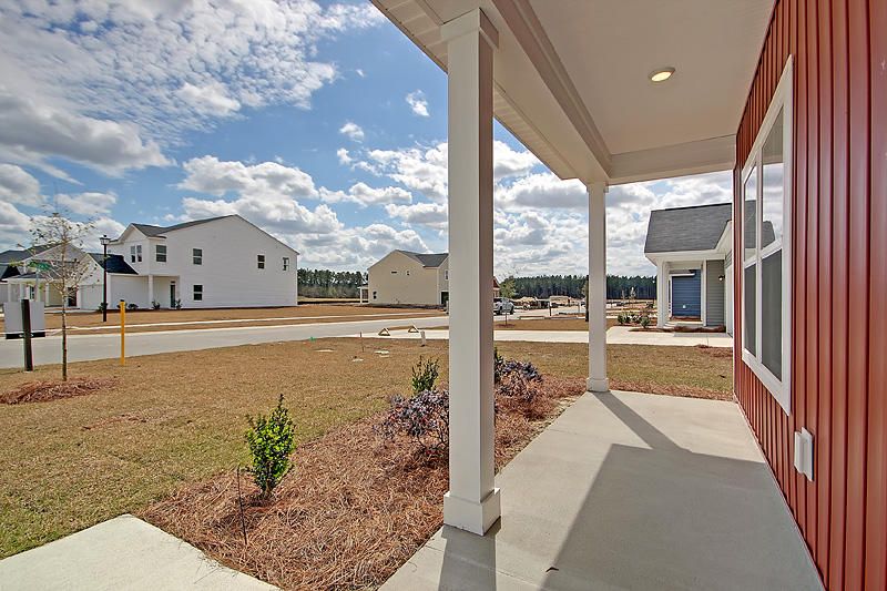 151 Lucca Dr, Summerville, SC 29486