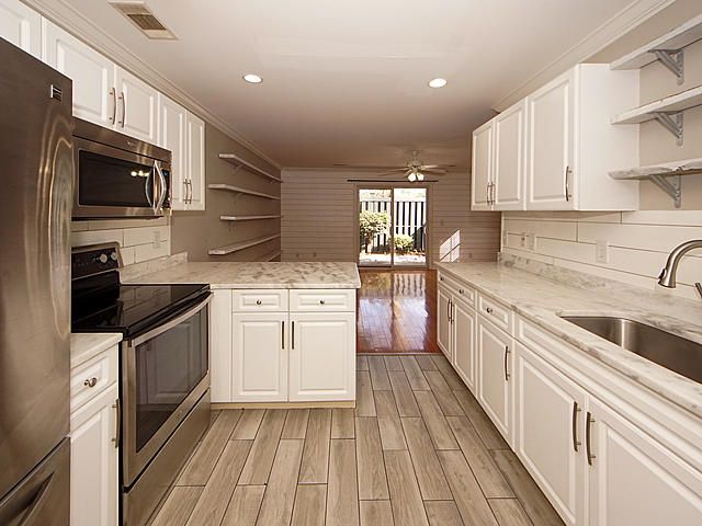 4002 Radcliffe Place Dr #J-1, Charleston, SC 29414