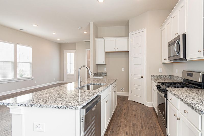 223 Oak View Way, Summerville, SC 29483
