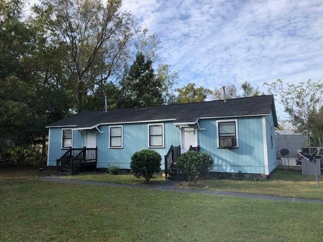 1927 Iron St, North Charleston, SC 29406