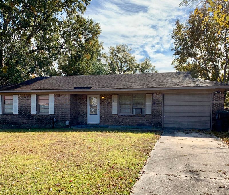9 Grovers Ln, Goose Creek, SC 29445