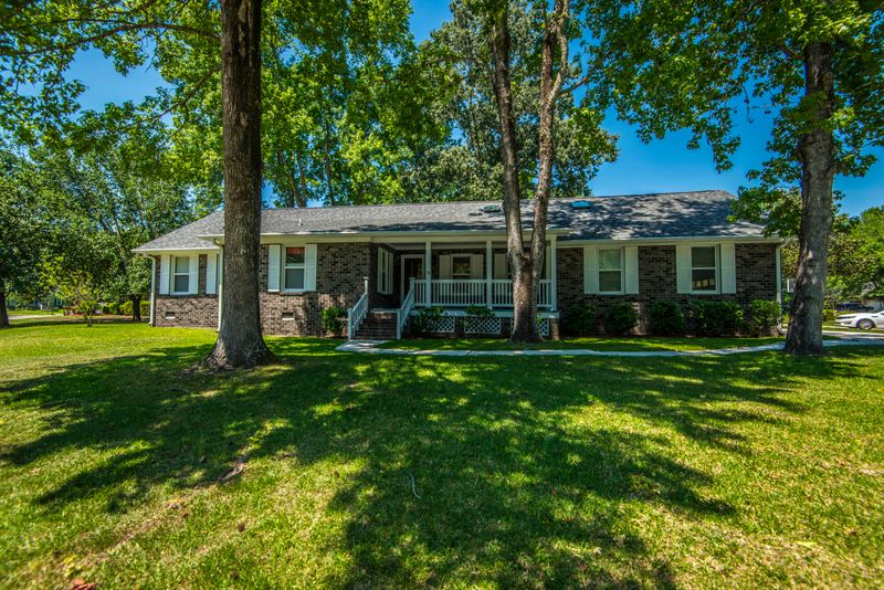 101 Hickory Trace Dr, Goose Creek, SC 29445