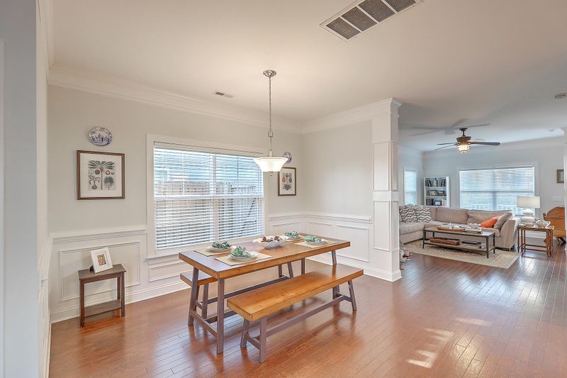 7498 Northgate Dr, Hanahan, SC 29410