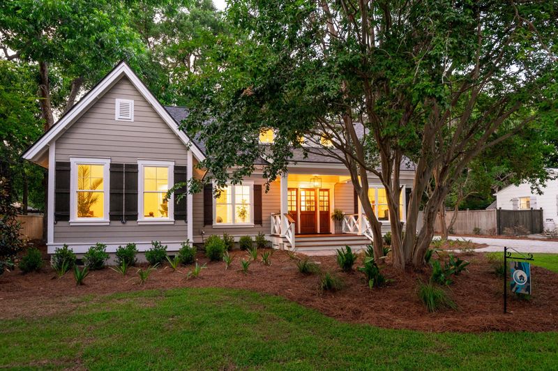 682 Adluh St, Mount Pleasant, SC 29464