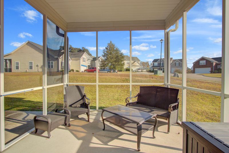 375 Lakewind Dr, Moncks Corner, SC 29461