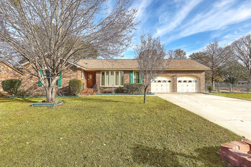 121 Salina Ln, Goose Creek, SC 29445