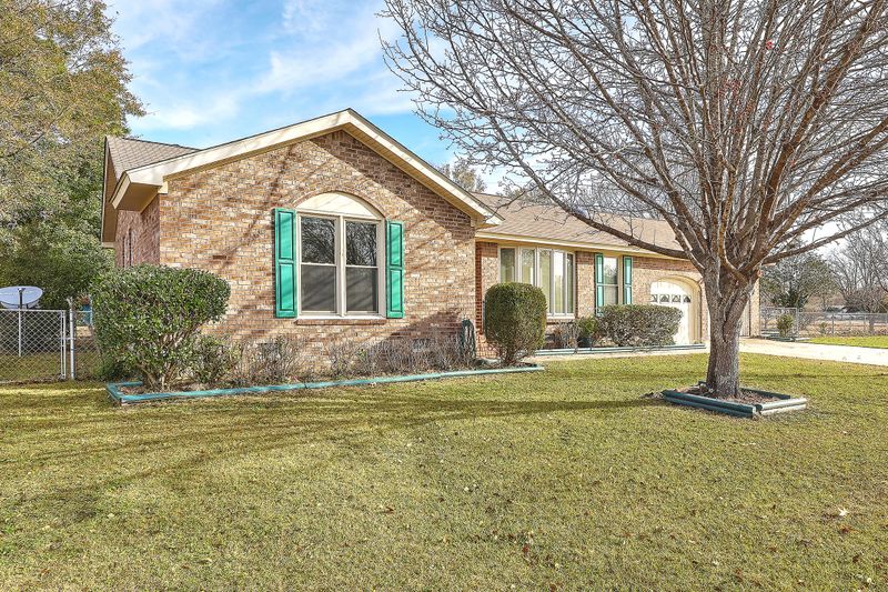 121 Salina Ln, Goose Creek, SC 29445