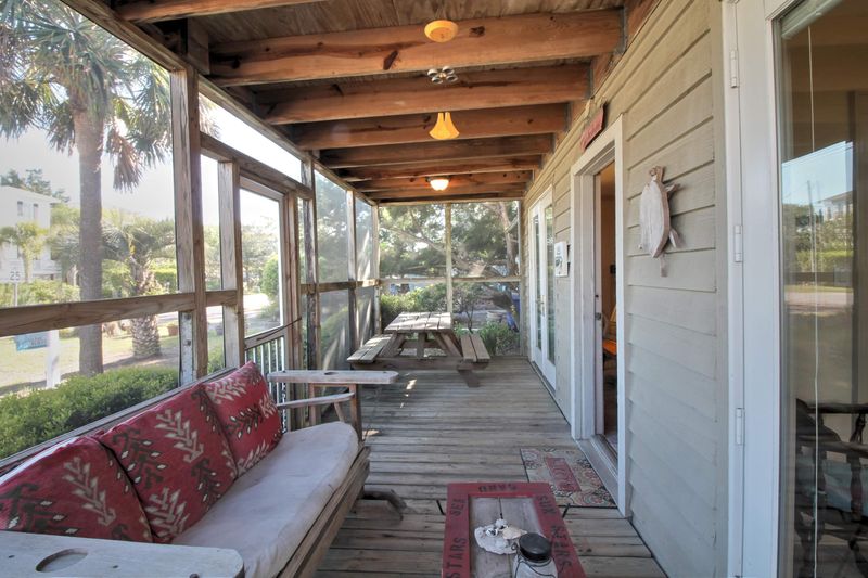615 Carolina Blvd, Isle Of Palms, SC 29451