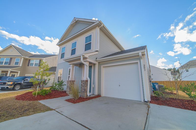 203 Foxcroft Ln, Moncks Corner, SC 29461