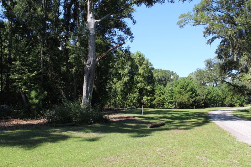 814 Blackbear Dr, Edisto Island, SC 29438