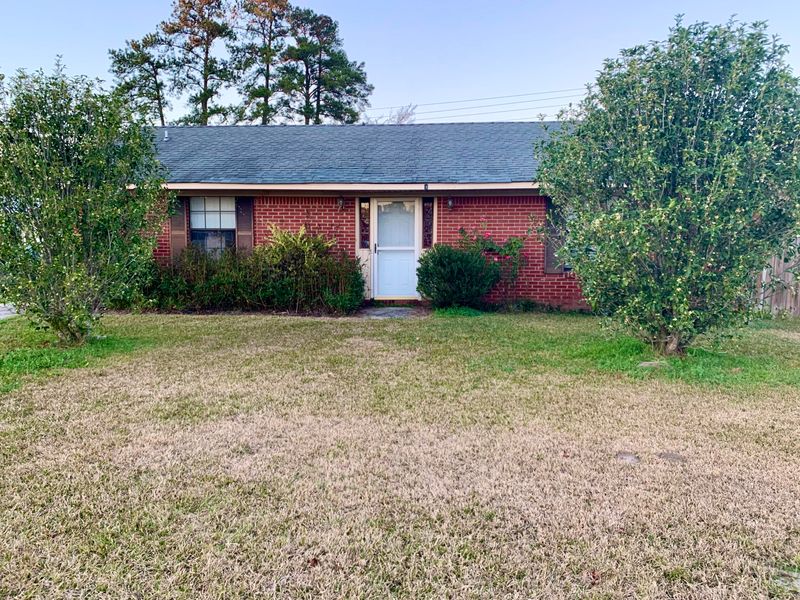 200 Gippy Dr, Summerville, SC 29486