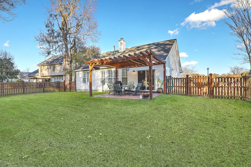 417 Cabrill Dr, Charleston, SC 29414