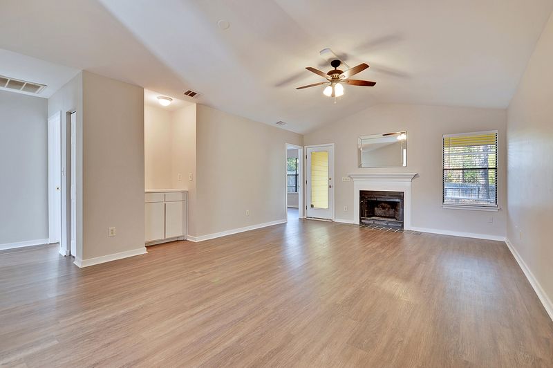 1557 E East Crossing Ln, Mount Pleasant, SC 29466