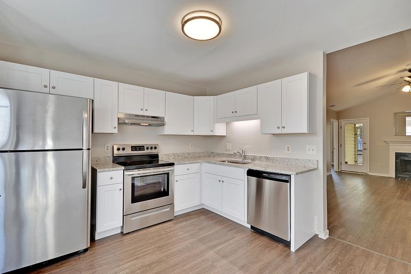1557 E East Crossing Ln, Mount Pleasant, SC 29466