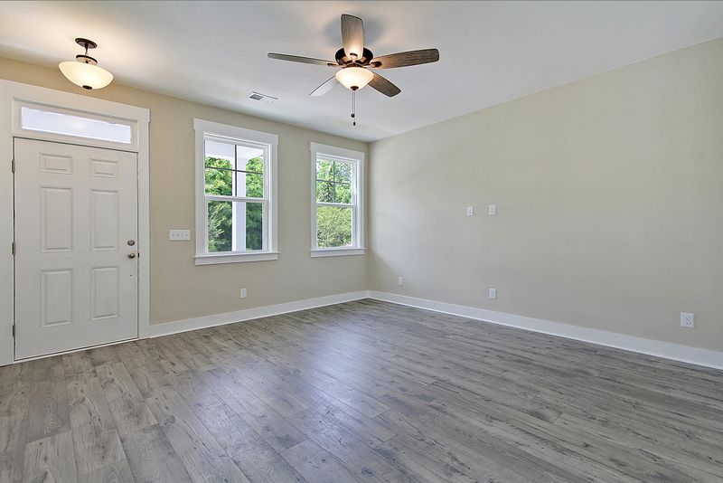 3956 Hillyard St, North Charleston, SC 29405