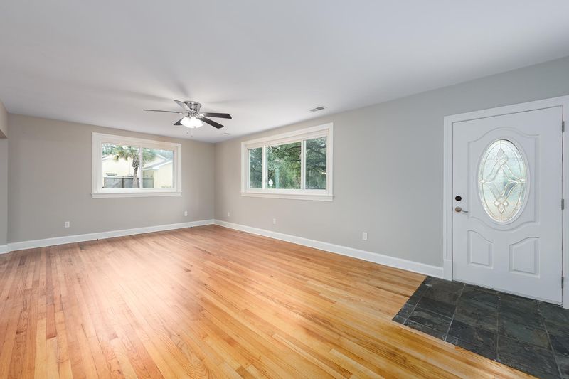 323 Wappoo Rd, Charleston, SC 29407