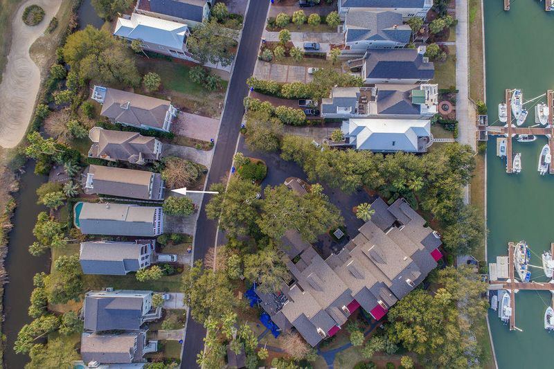 13 Yacht Harbor Ct, Isle Of Palms, SC 29451
