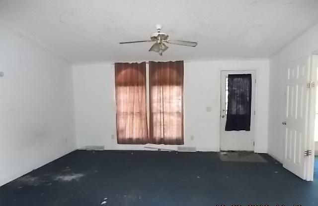 519 Crystal Shores Dr, Moncks Corner, SC 29461