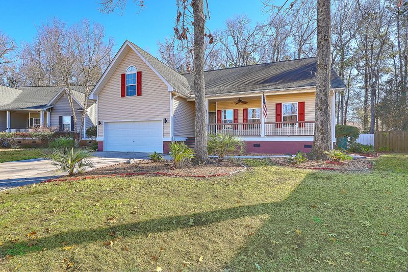 8327 Tyrian Pa, North Charleston, SC 29418