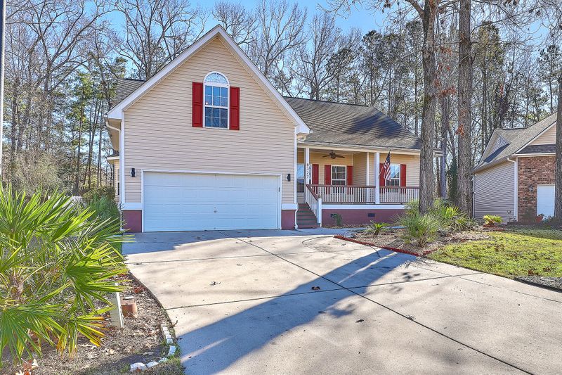 8327 Tyrian Pa, North Charleston, SC 29418