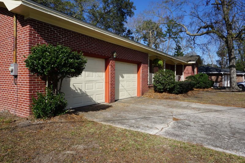 1108 Belvedere Ct, Hanahan, SC 29410