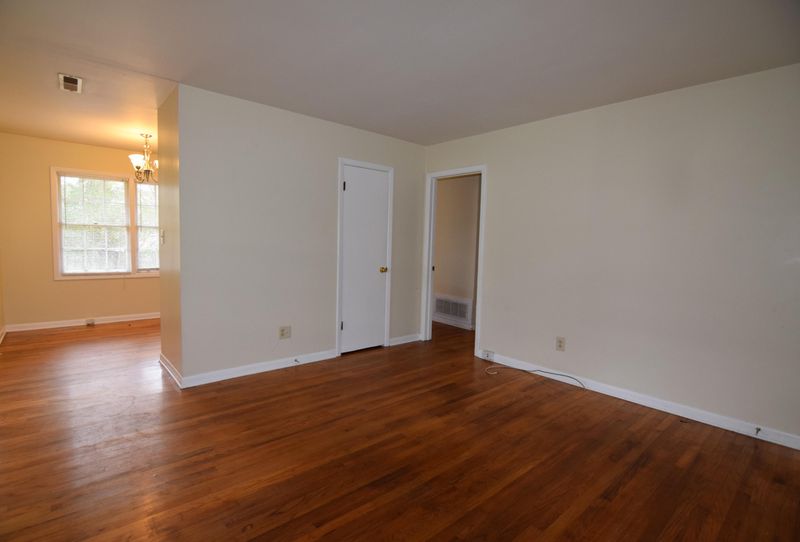 209 Oakdale Dr, Summerville, SC 29483