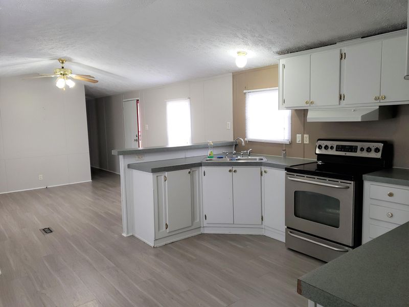 142 Zion Rd, Dorchester, SC 29437