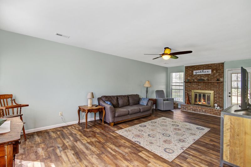 4726 Cotillion Dr, North Charleston, SC 29420
