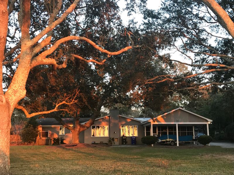 719 N Shore Dr, Charleston, SC 29412