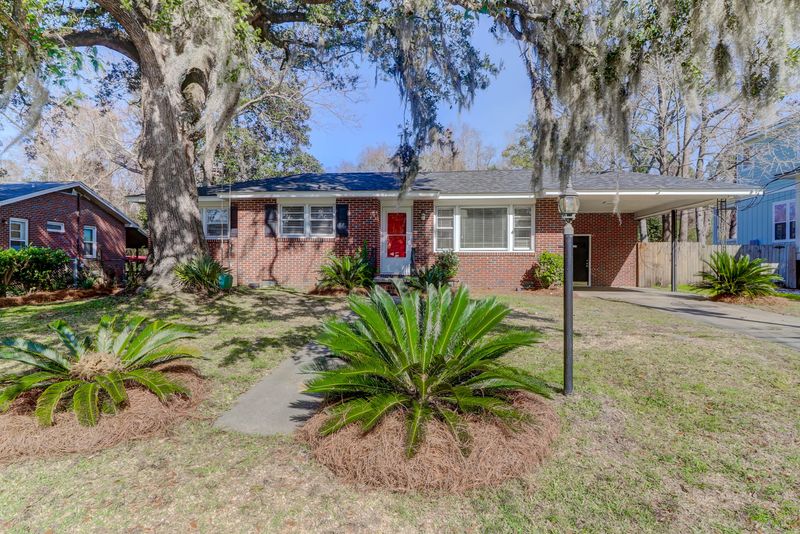 1738 Wasp St, North Charleston, SC 29405