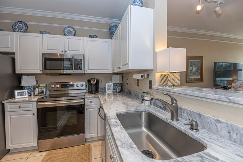 2024 Telfair Way, Charleston, SC 29412