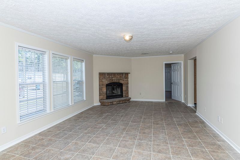 160 Mcmakin St, Summerville, SC 29483