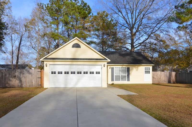 8466 William Moultrie Dr, North Charleston, SC 29420