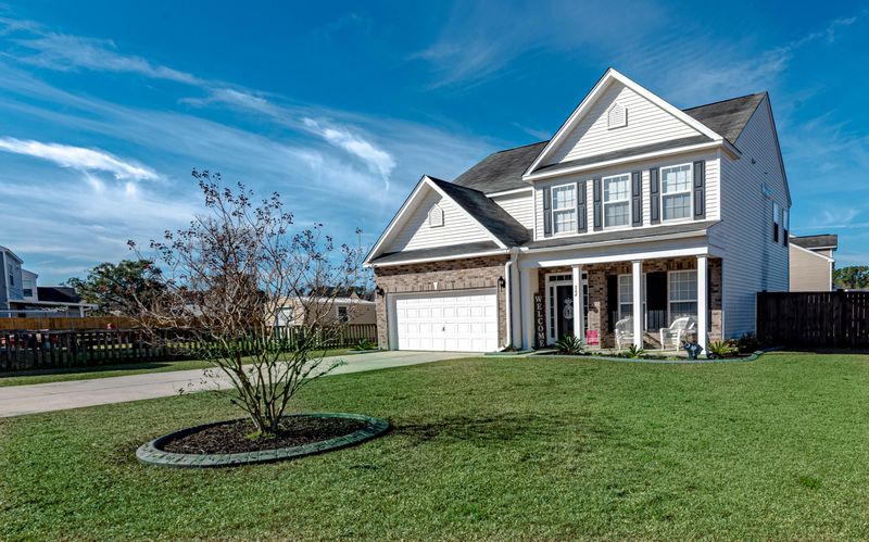 564 English Oak Cir, Moncks Corner, SC 29461