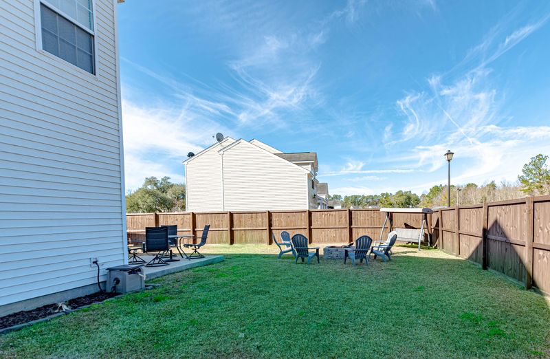 564 English Oak Cir, Moncks Corner, SC 29461