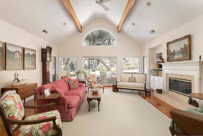 2849 Cap'n Sams Rd, Seabrook Island, SC 29455