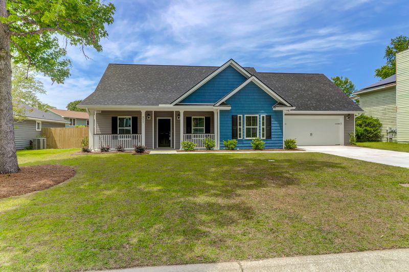 8021 New England Dr, North Charleston, SC 29420